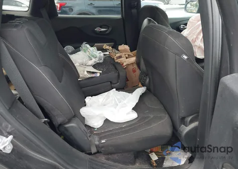 2017 Jeep Cherokee Latitude Fwd z USA, uszkodzony, nr VIN 1C4PJLCB0HW603484